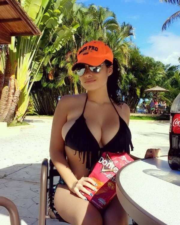 busty babes 29 Hot Busty Girls – Part 16 (44 photos)