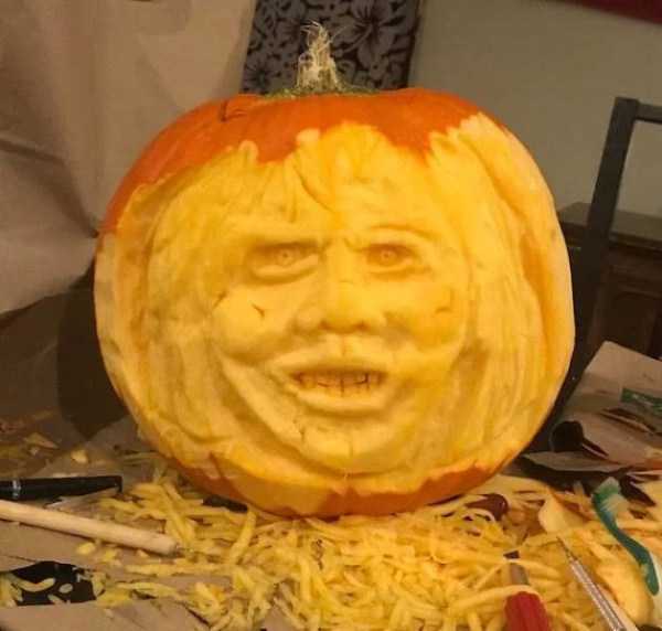 funny pumpkin carving 2
