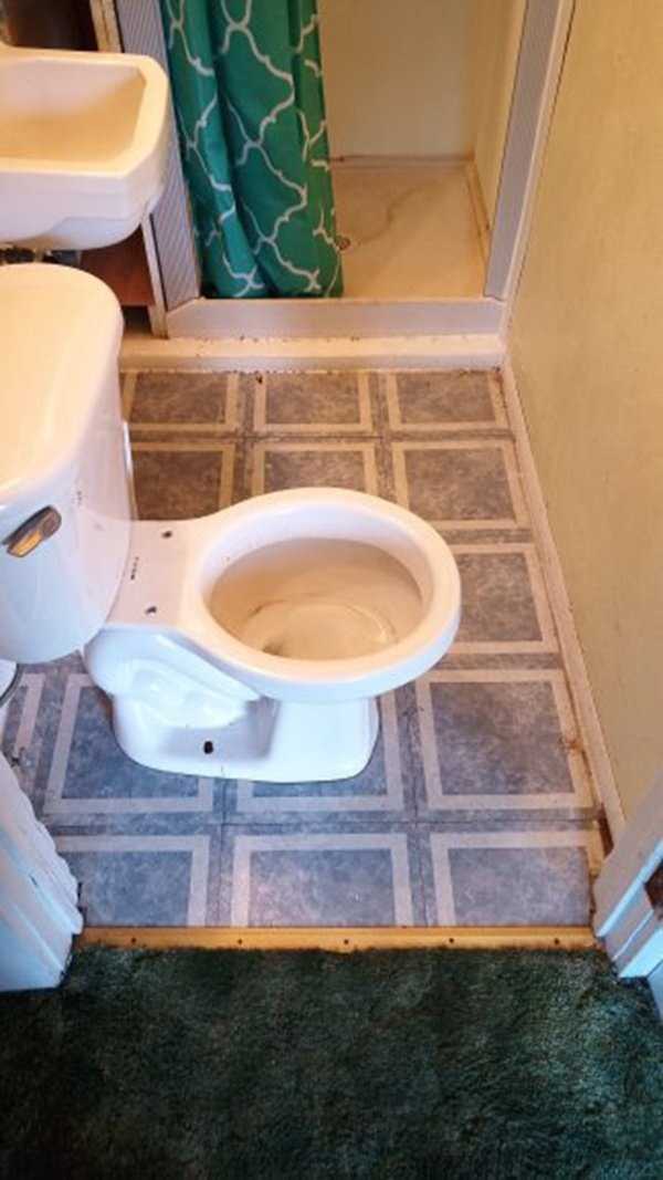28 Weird Toilets (28 photos)