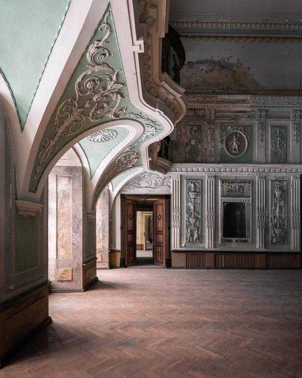 35 Abandoned Places (35 photos)