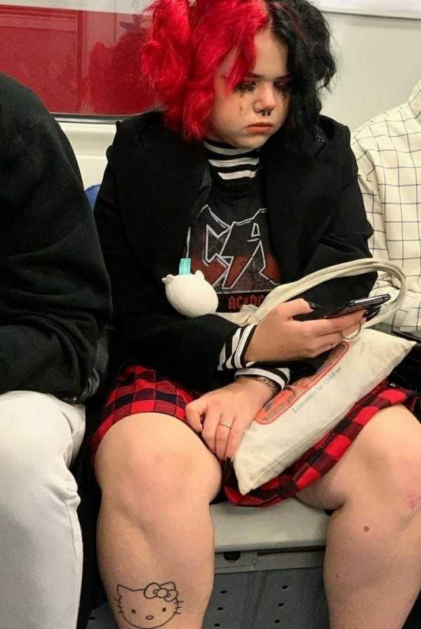 Weird Russian Subway Fashion – Part 151 (34 photos)