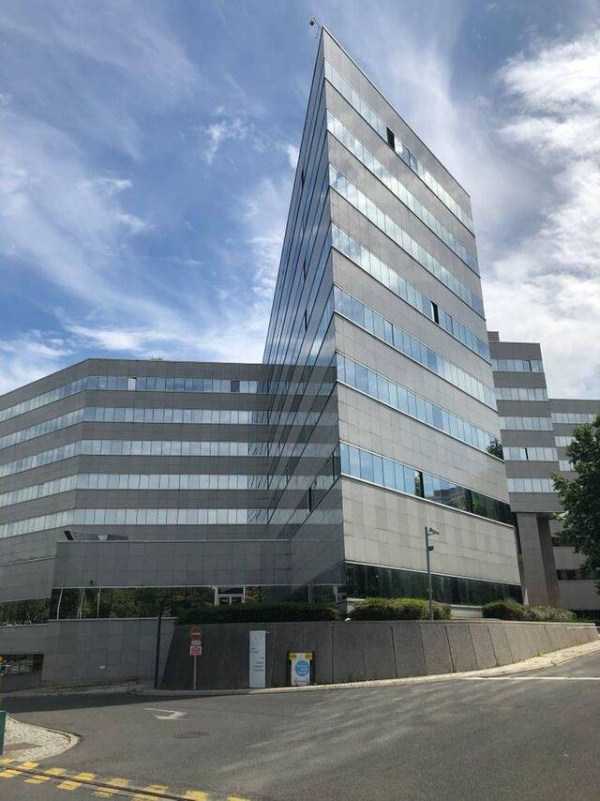 20 Spectacularly Strange Buildings (20 photos)