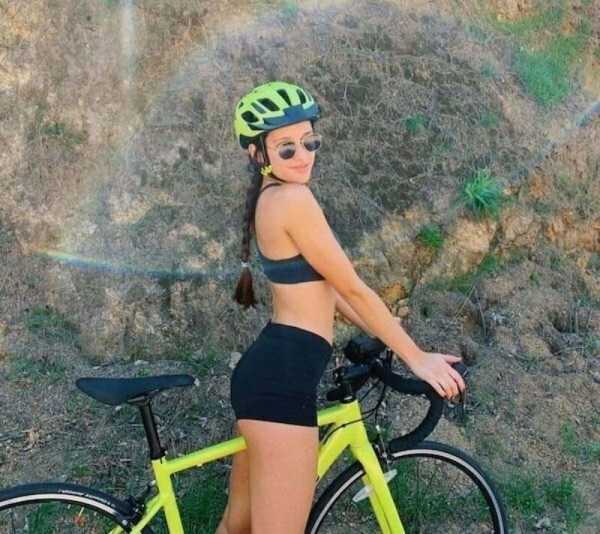 sexy girls bicycles 26