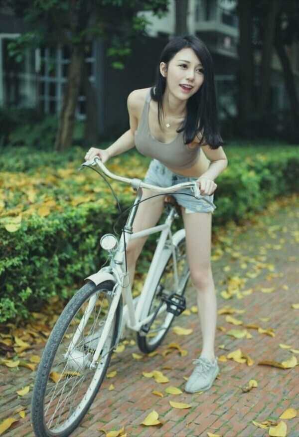 sexy girls bicycles 5