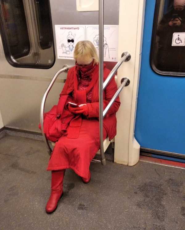 weird russian subway fashionists 20