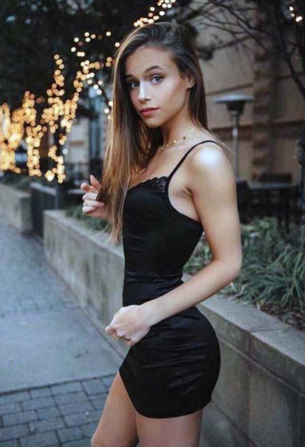 Hot Girls In Tight Dresses #25 (41 photos)