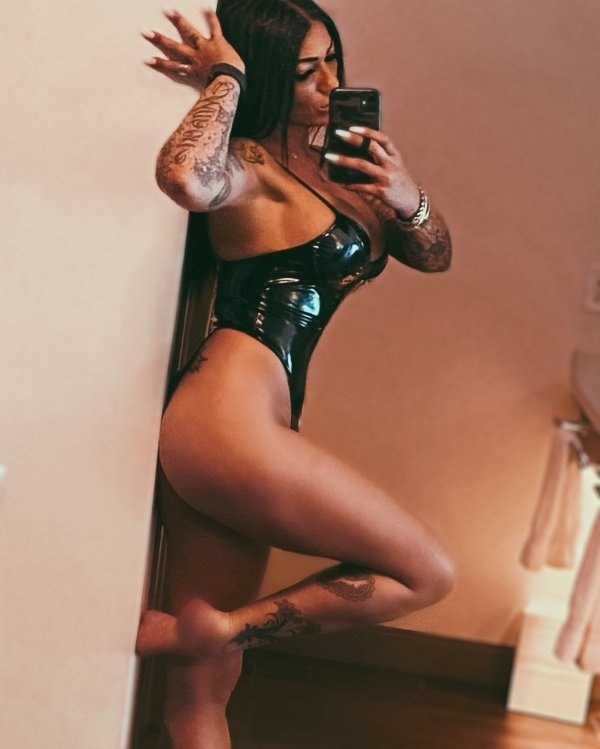 Hot Girls In Latex & Leather #22 (49 photos)