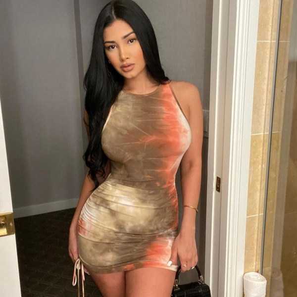 Hot Girls In Tight Dresses #30 (40 photos)