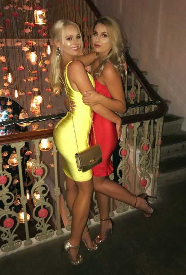 Hot Girls In Tight Dresses #30 (40 photos)