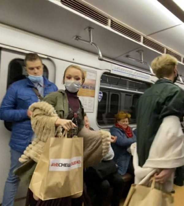 strange russian subway fashion 20