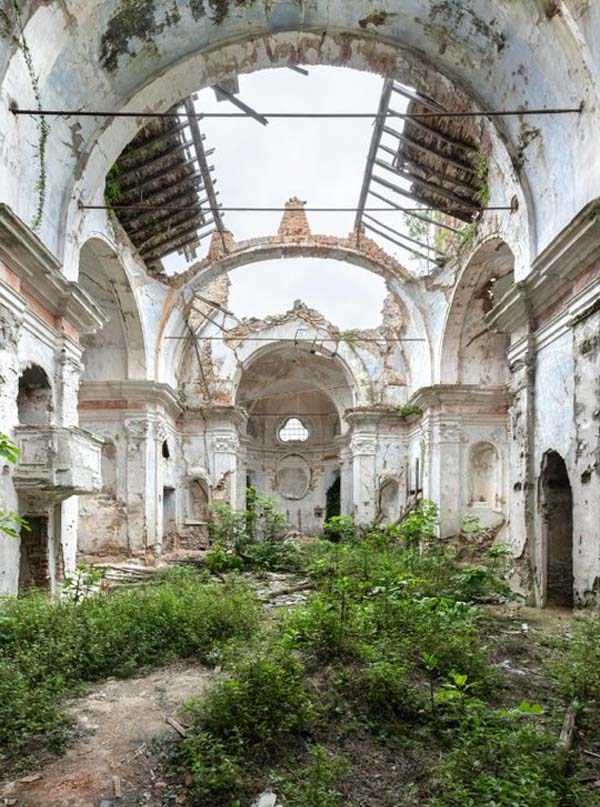 48 Pictures Of Abandoned Places (48 photos)