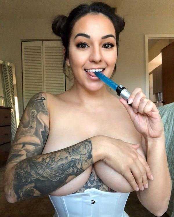 Hot Girls In Corsets #5 (41 photos)