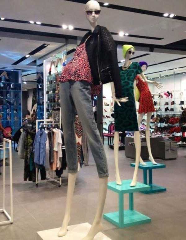 33 Creepy Store Mannequins (33 photos)