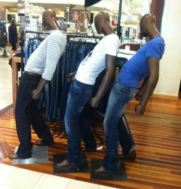 33 Creepy Store Mannequins (33 photos)