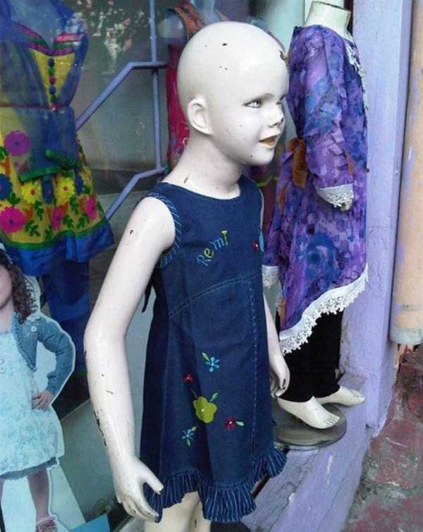 33 Creepy Store Mannequins (33 photos)