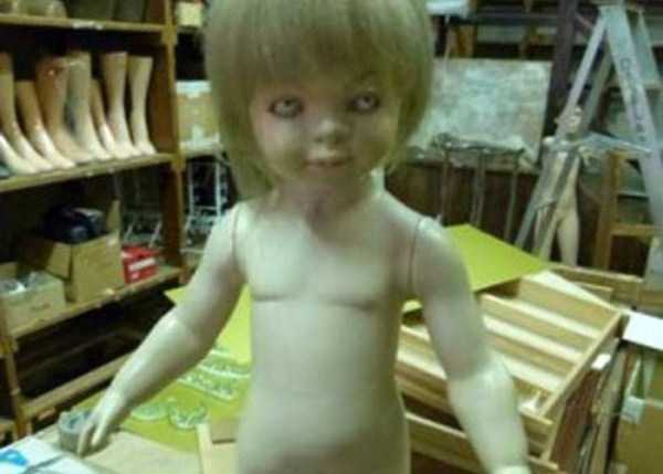33 Creepy Store Mannequins (33 photos)