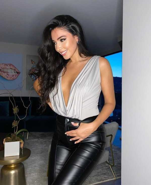 Hot Girls In Latex & Leather #24 (47 photos)