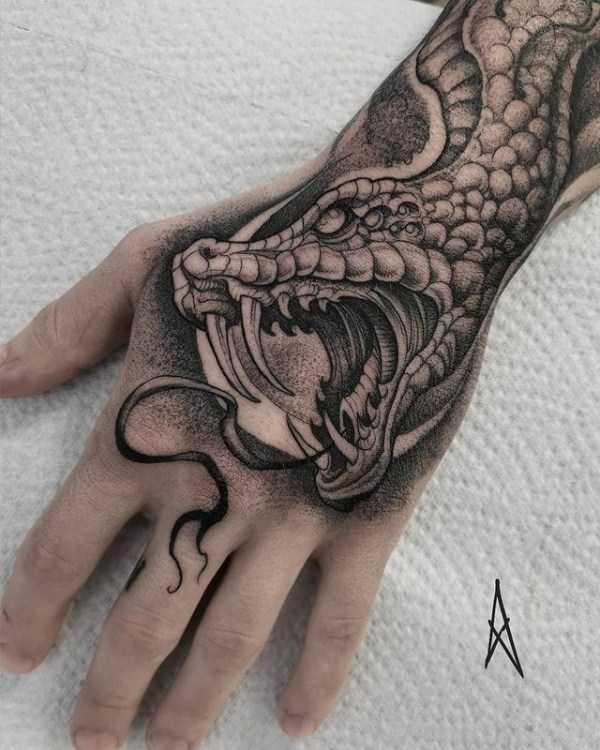 35 Mind Blowing Tattoos (35 photos)
