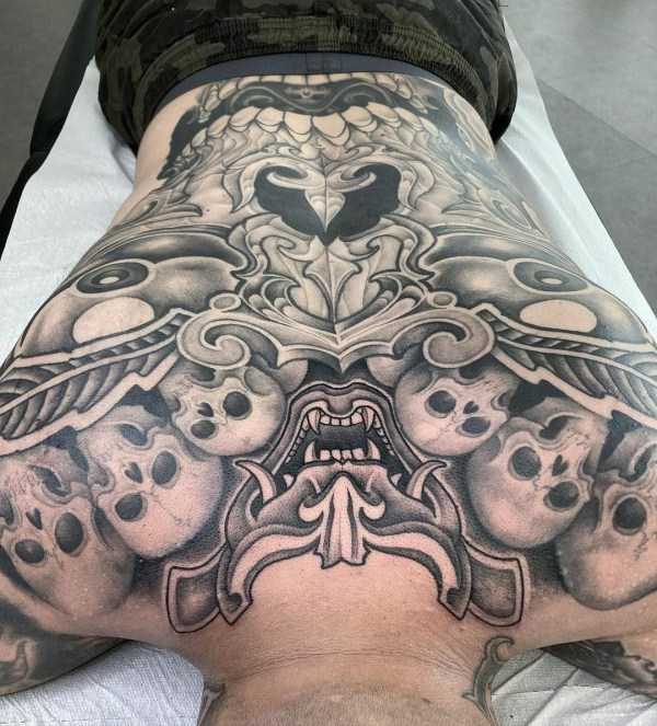 35 Mind Blowing Tattoos (35 photos)