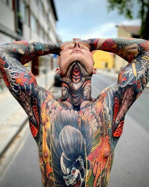 39 Mind Blowing Tattoos (39 photos)