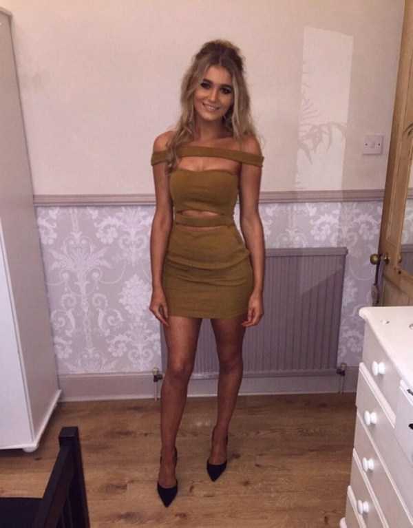 tight dresses girls 31 Hot Girls In Tight Dresses #32 (43 photos)