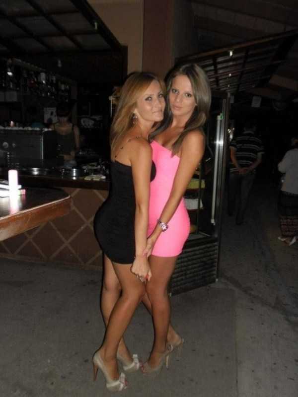 Hot Girls In Tight Dresses #32 (43 photos)