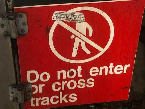 42 Clever Acts Of Vandalism (42 photos)