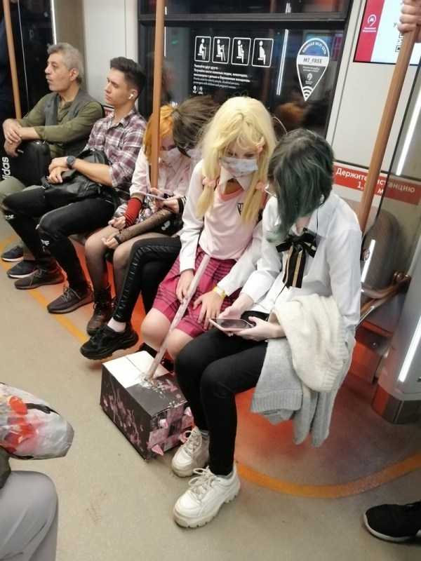 weird russian subway fashion 20