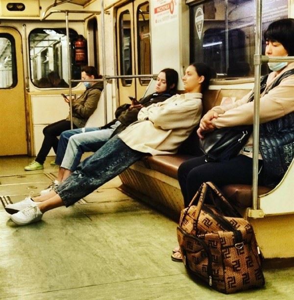 weird russian subway fashion 6