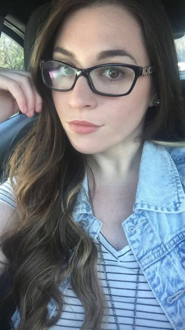 hot girls with glasses 2 Hot Girls With Glasses #1 (40 photos)