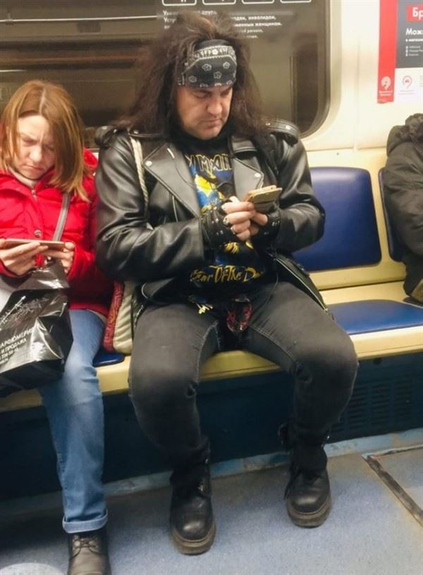 weird russian subway fashion 11