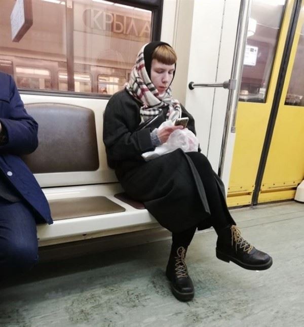 weird russian subway fashion 13