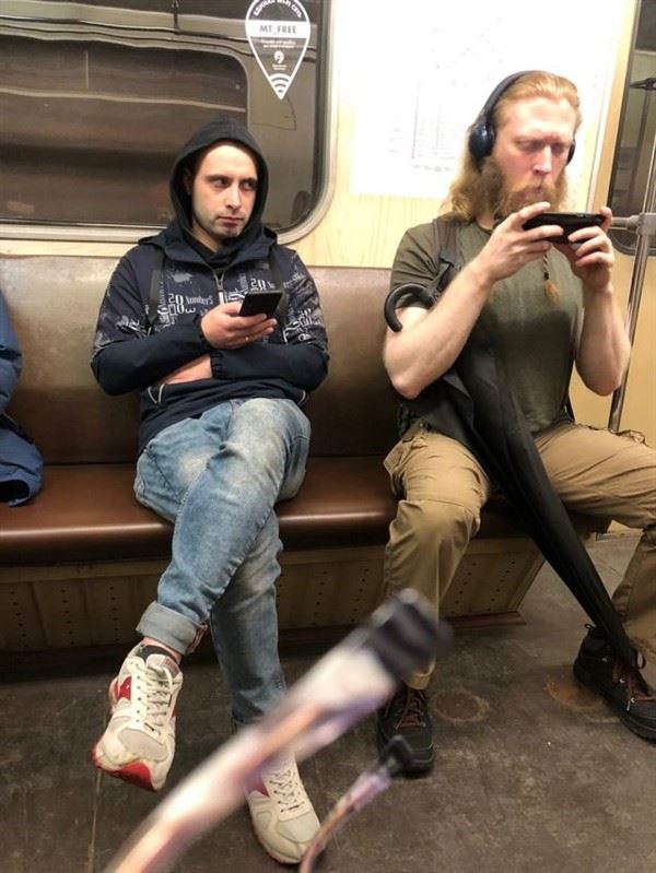 weird russian subway fashion 2