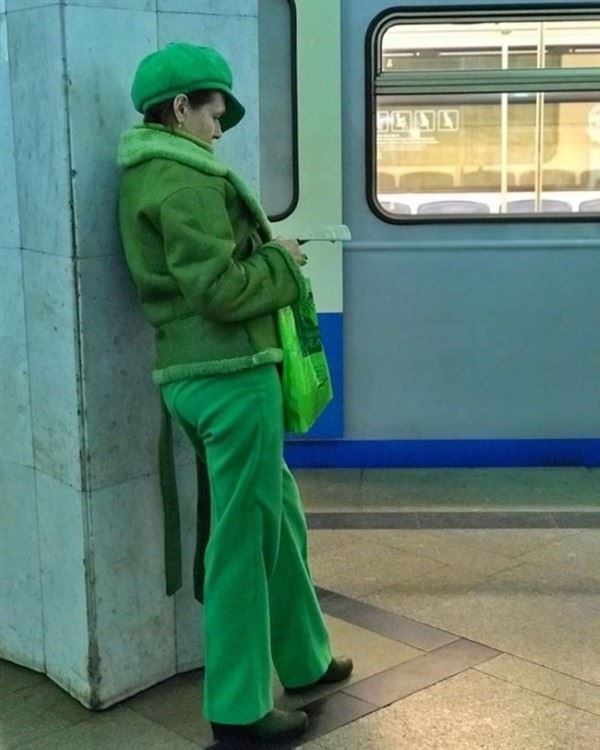 weird russian subway fashion 27