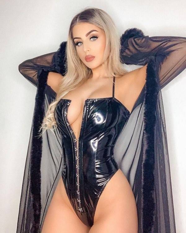 hot girls in latex leather 16