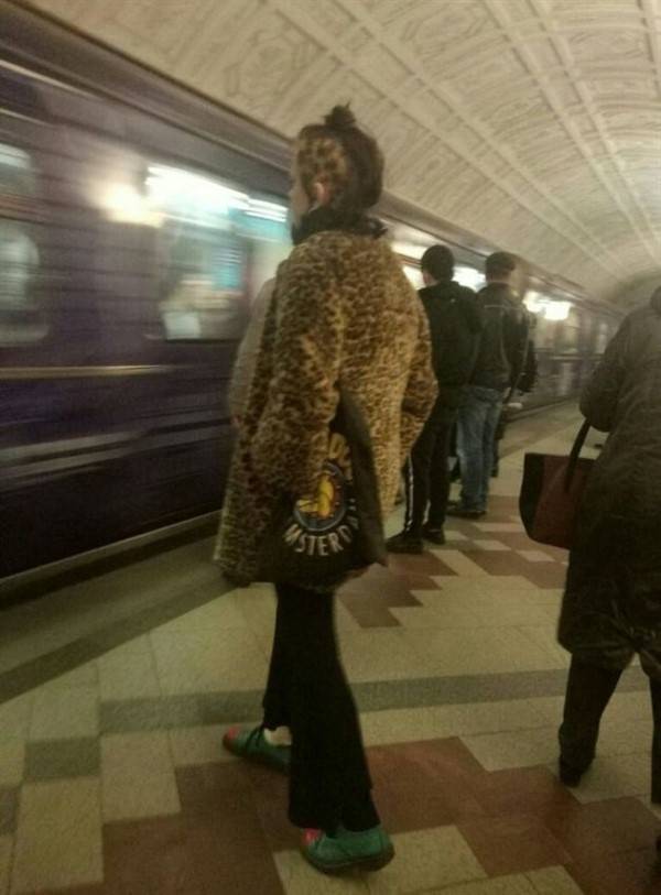 weird russian subway fashion 11