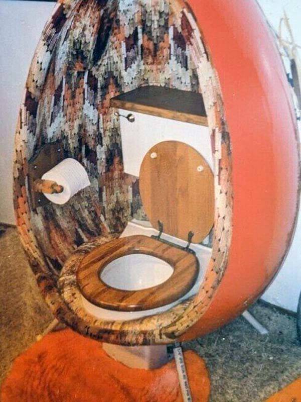 odd toilets 22