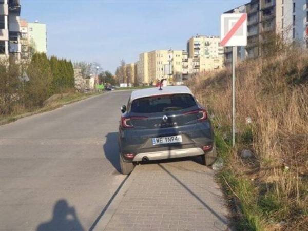 Parking Fails #1 (26 photos)
