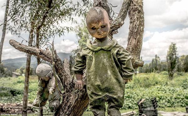 Just A Bunch Of Random Creepy Photos #2 (34 photos)