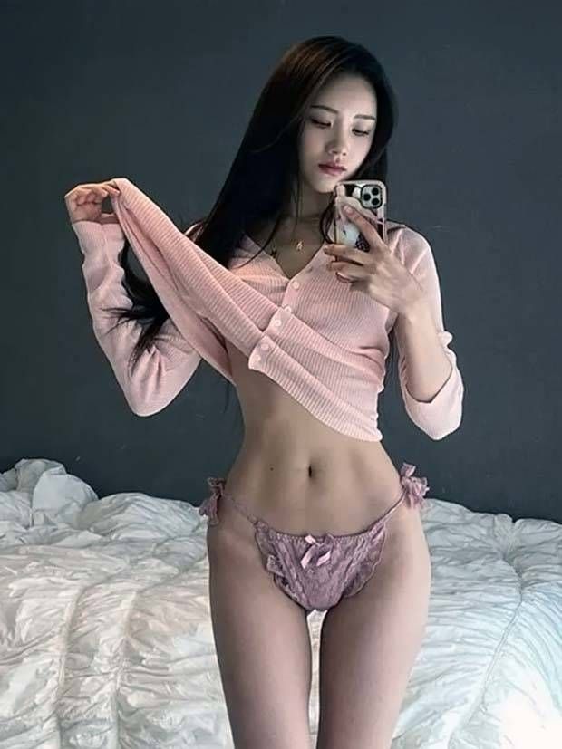 Hot Asian Girls #45 (35 photos)
