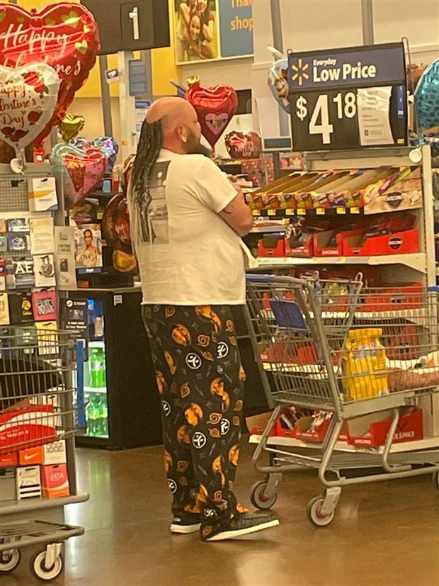 Welcome To Walmart #24 (41 photos)