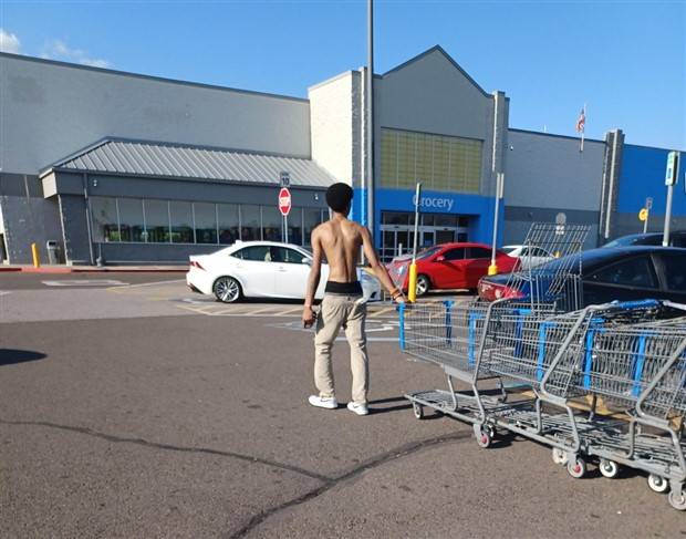 Welcome To Walmart #24 (41 photos)