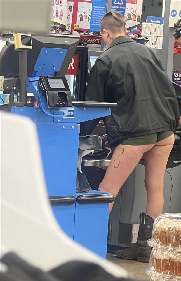 Welcome To Walmart #24 (41 photos)