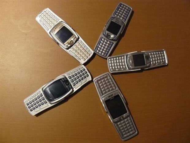 Weird Cell Phones From The Past (29 photos)