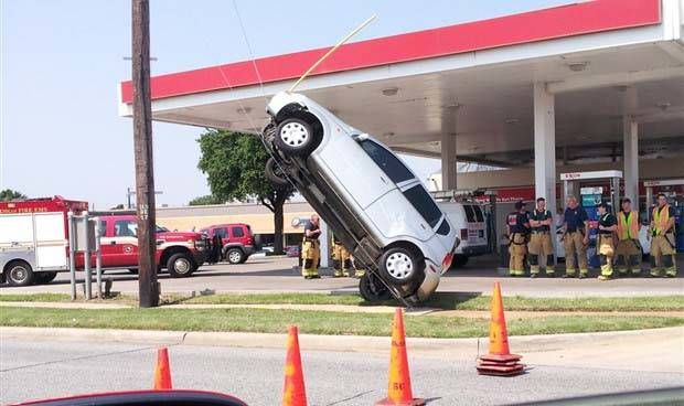 Insane Driving Fails #9 (44 photos)
