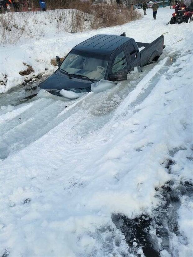 Insane Driving Fails #9 (44 photos)