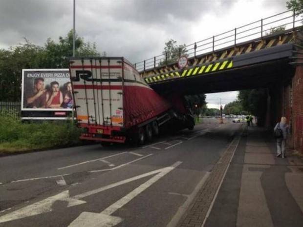 Insane Driving Fails #9 (44 photos)