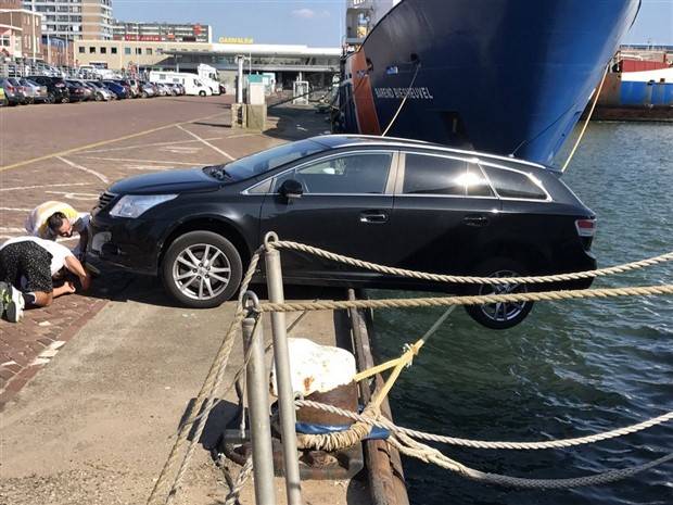 Insane Driving Fails #9 (44 photos)