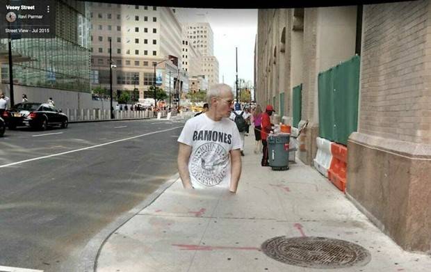 24 Wacky Things Spotted On Google Street View (24 photos)