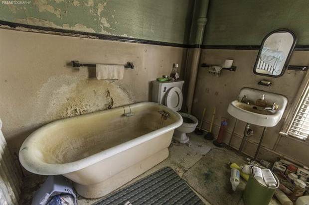 Just A Bunch Of Random Creepy Photos #6 (41 photos)